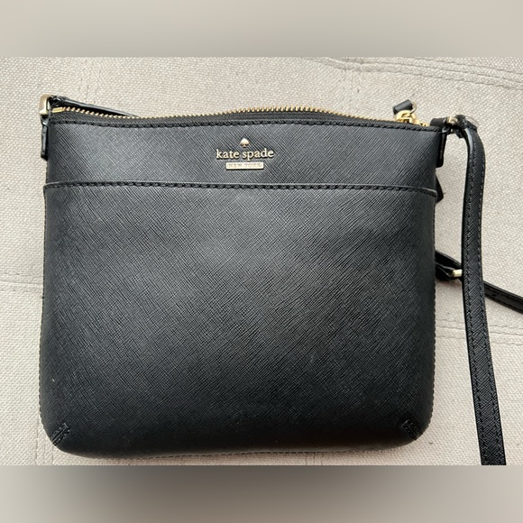 Kate Spade ♠️ Cross body - Picture 1 of 6
